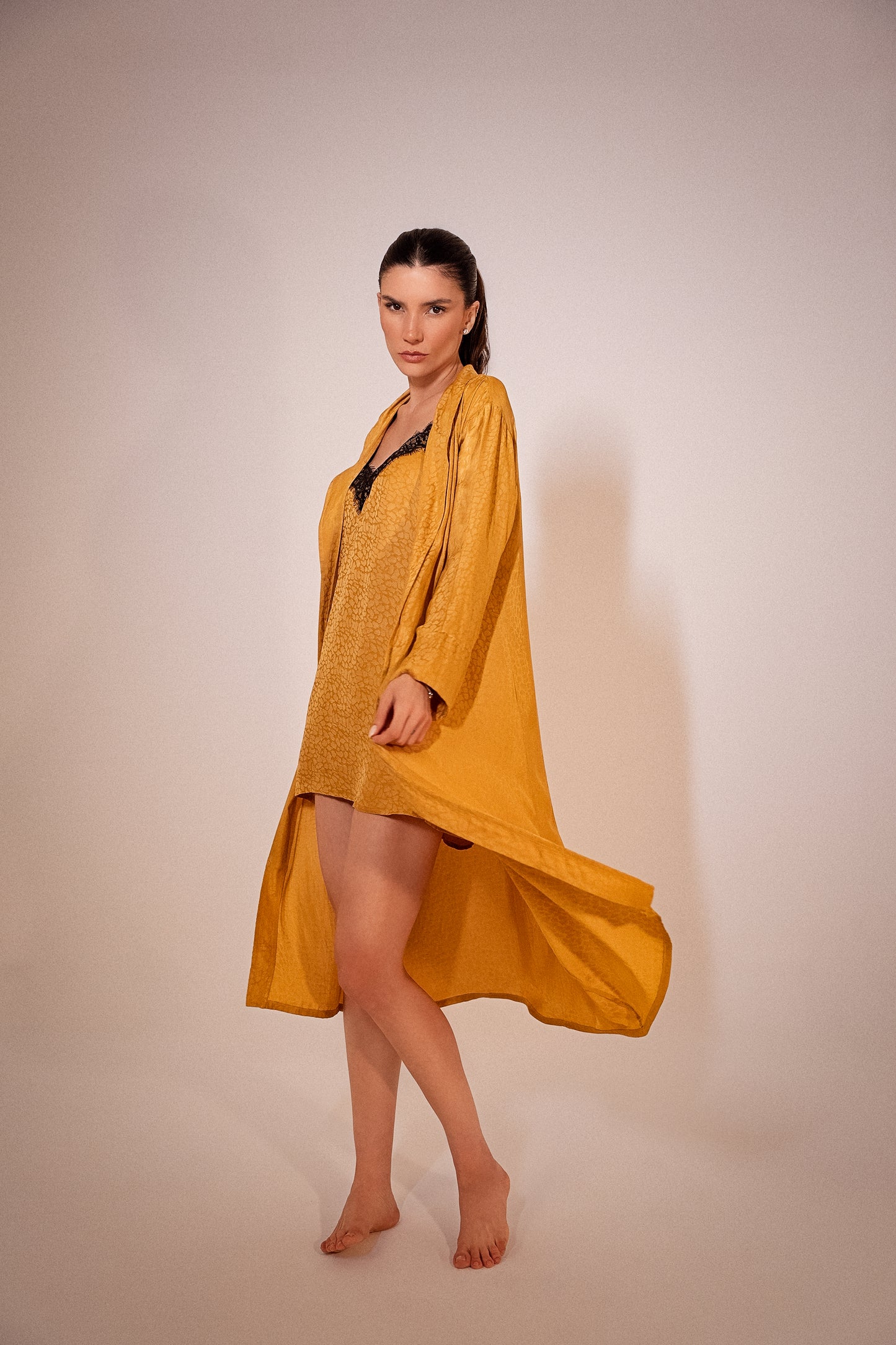 Camisola Curta Renda Com Robe